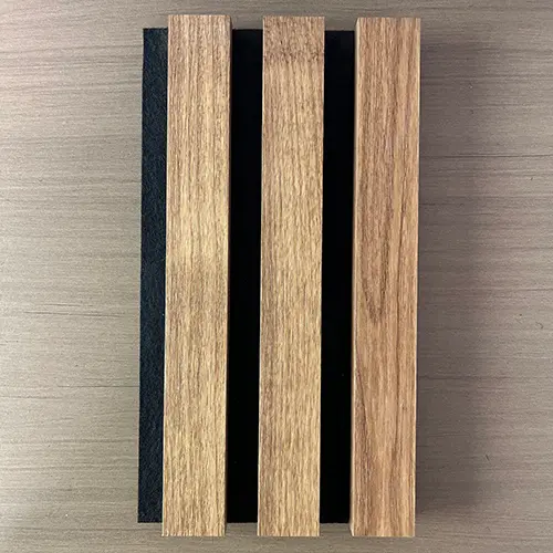 Painéis de absorção de som de ripas de madeira